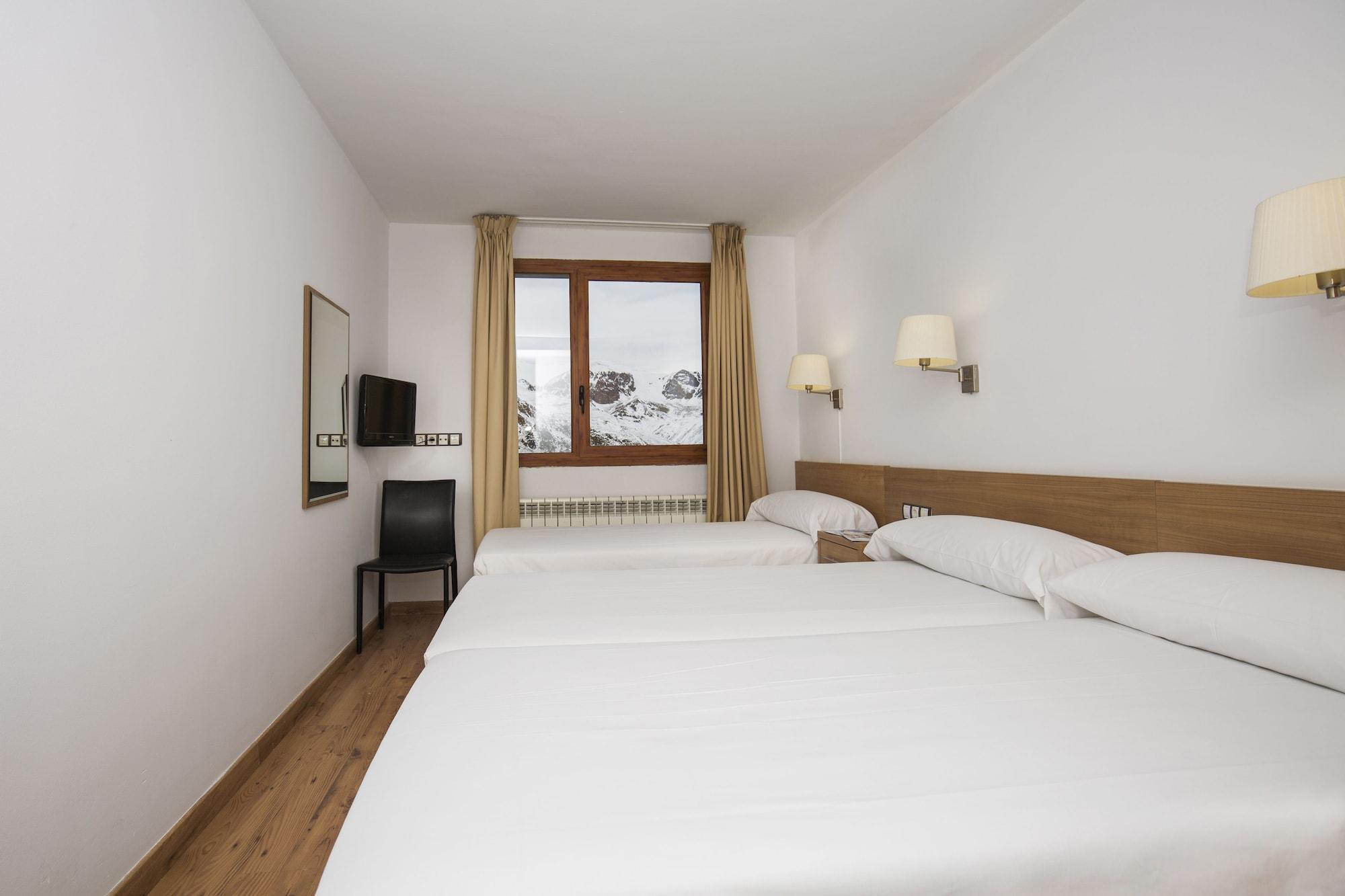 Hotel Catalunya Ski ปาสเดลากาซา ภายนอก รูปภาพ