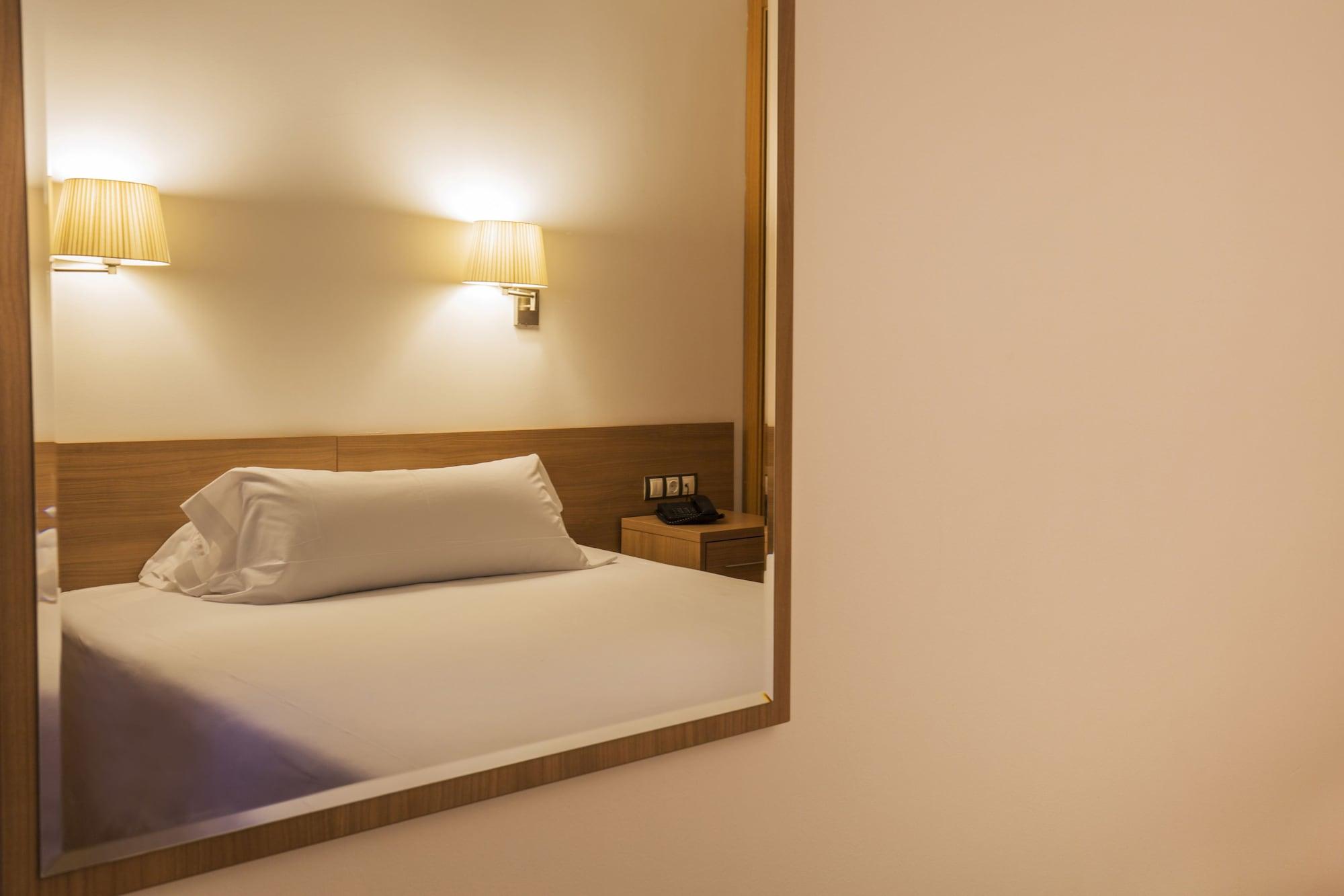 Hotel Catalunya Ski ปาสเดลากาซา ภายนอก รูปภาพ