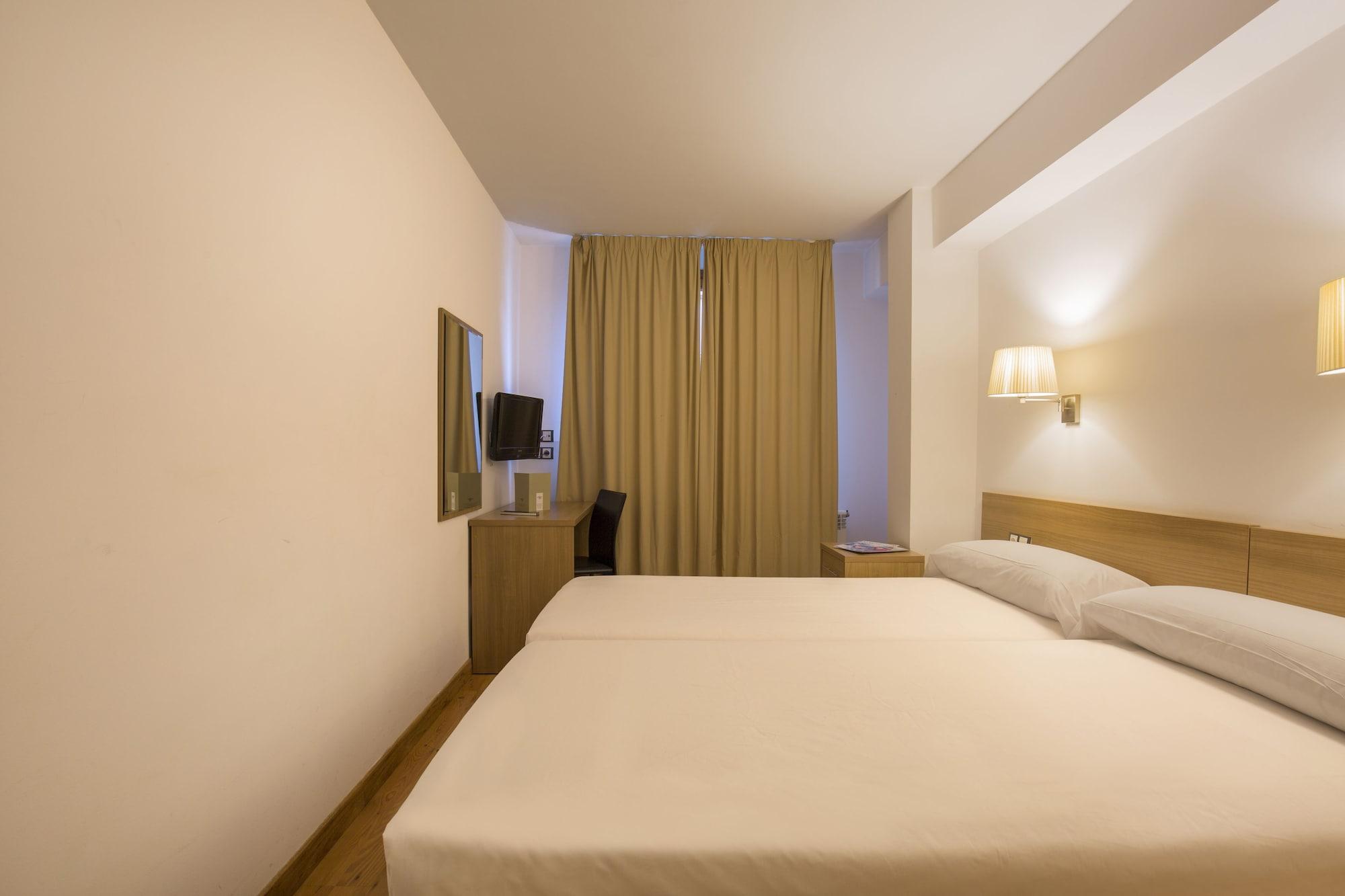 Hotel Catalunya Ski ปาสเดลากาซา ภายนอก รูปภาพ
