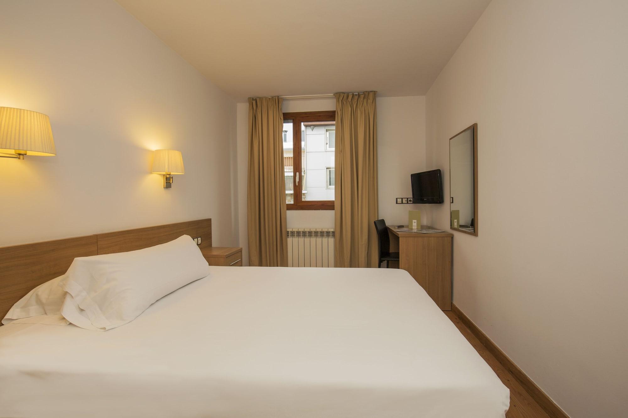 Hotel Catalunya Ski ปาสเดลากาซา ภายนอก รูปภาพ