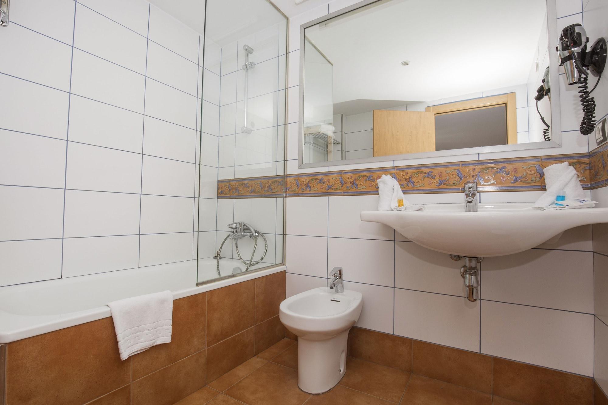 Hotel Catalunya Ski ปาสเดลากาซา ภายนอก รูปภาพ