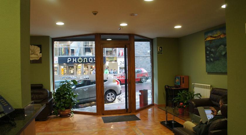 Hotel Catalunya Ski ปาสเดลากาซา ภายนอก รูปภาพ
